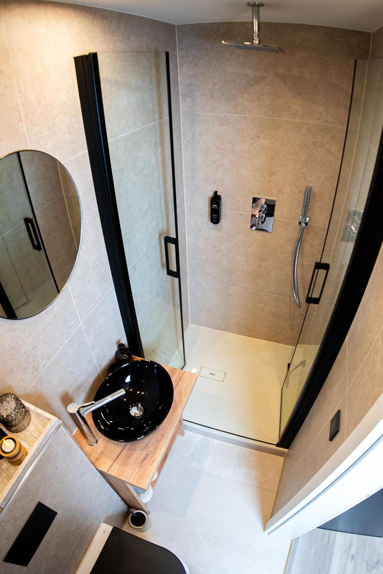 Angelinas Service Apartment 1 Обергаузен Екстер'єр фото